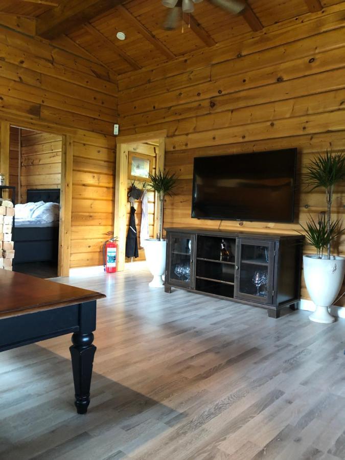 Mysig Timmerstuga Med Braskamin Naera Hovfjaellet Torsby Exterior photo