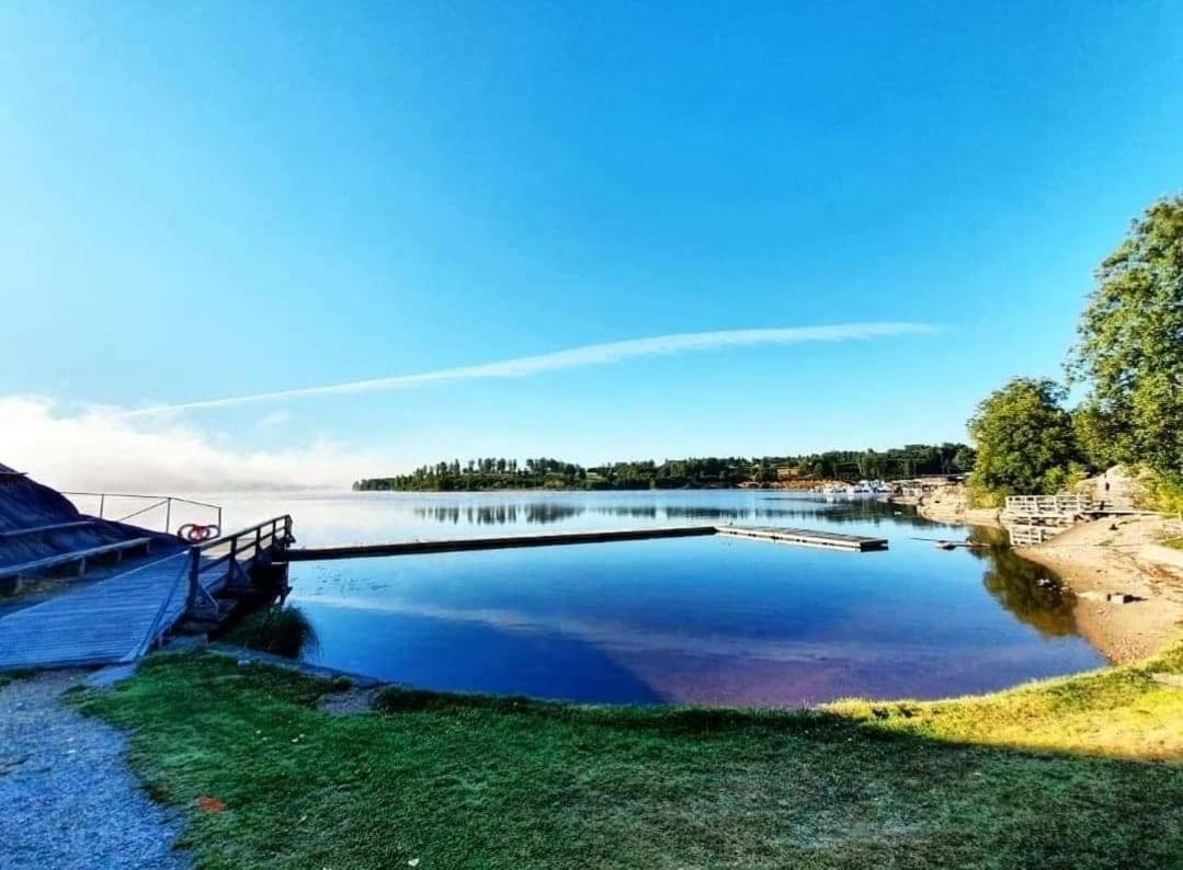 Mysig Timmerstuga Med Braskamin Naera Hovfjaellet Torsby Exterior photo