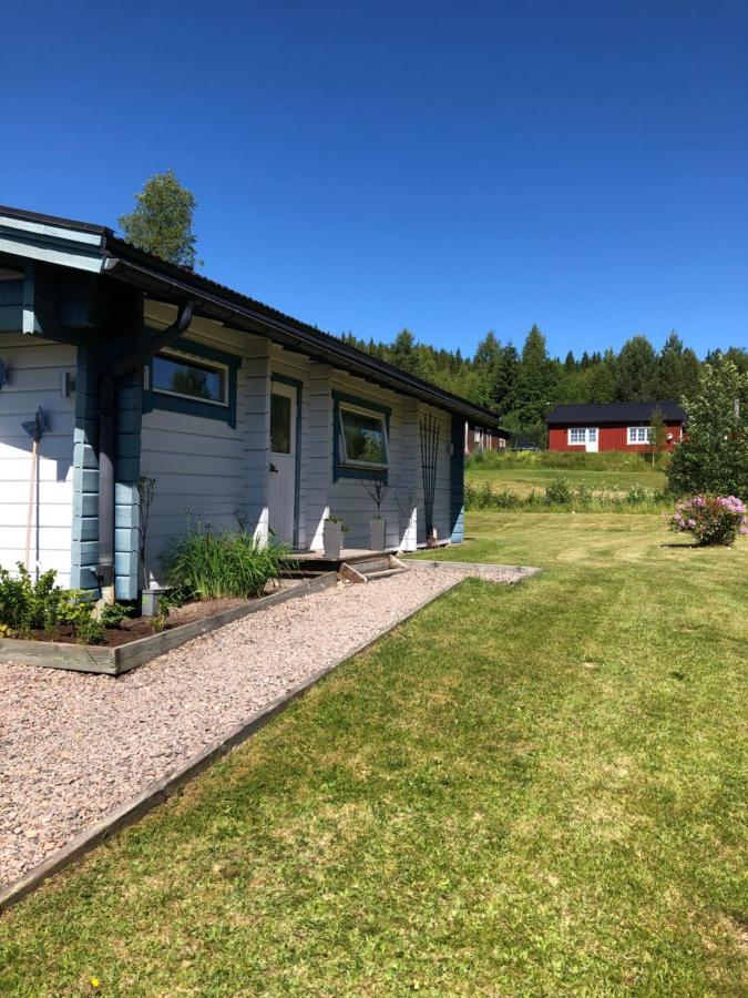 Mysig Timmerstuga Med Braskamin Naera Hovfjaellet Torsby Exterior photo